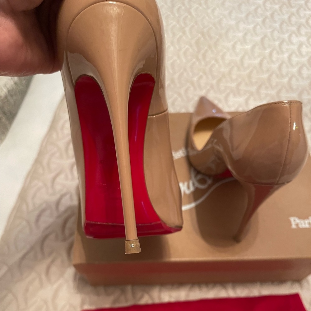 Pre owned Christian Louboutin shoes size 38.5
